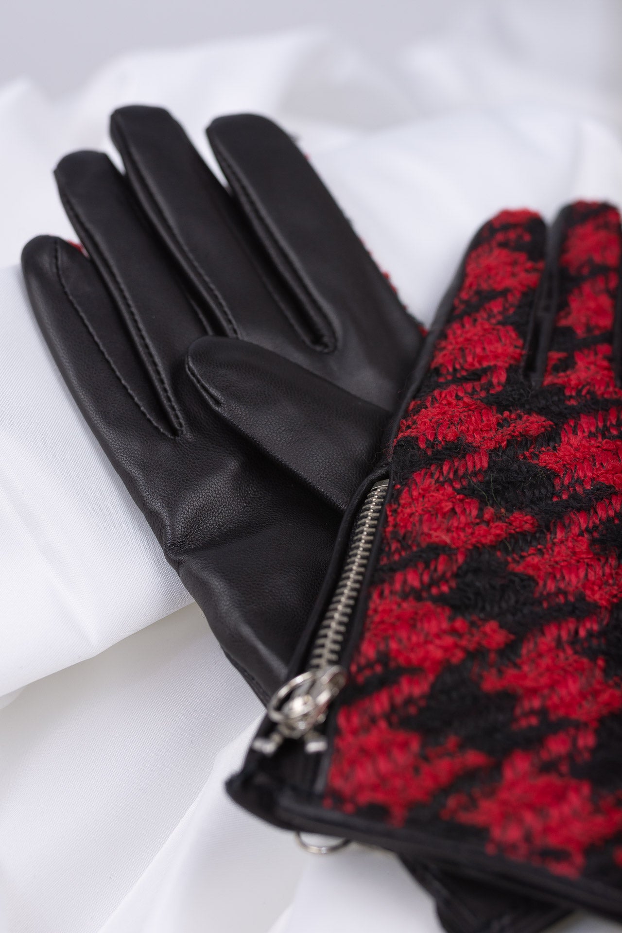 Checked leather gloves black-red Jolanda | ladies 
