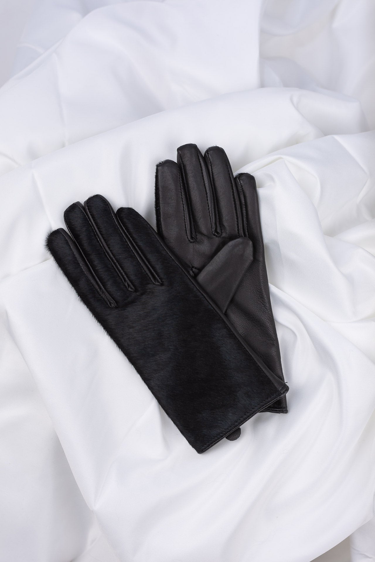 Black leather gloves with fur Magdalena | ladies 