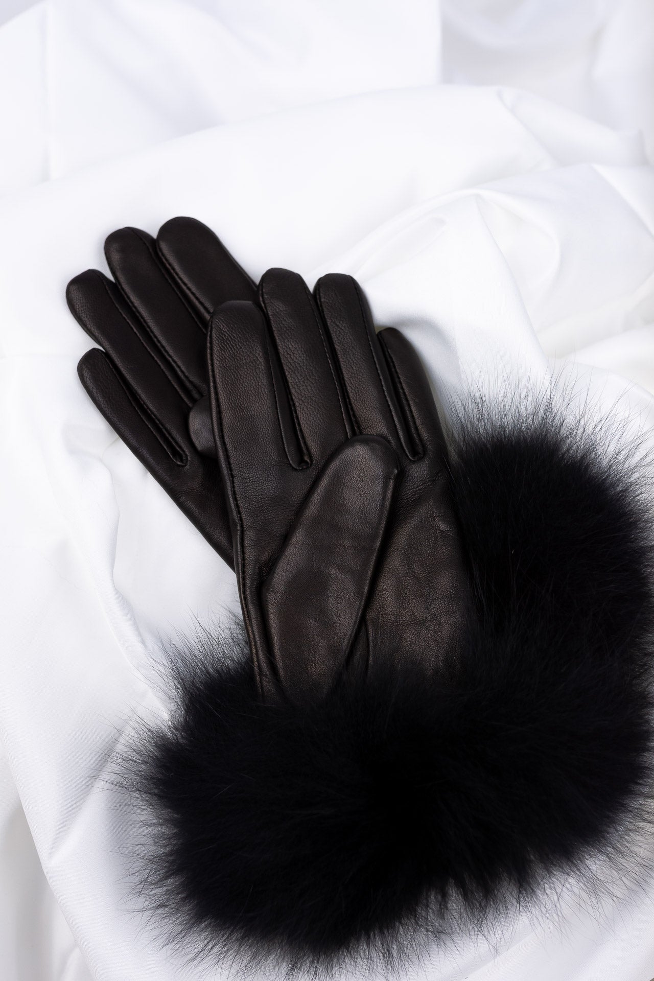 Black leather gloves with fox Louisa | ladies 